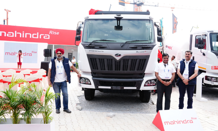 Mahindra Tipper