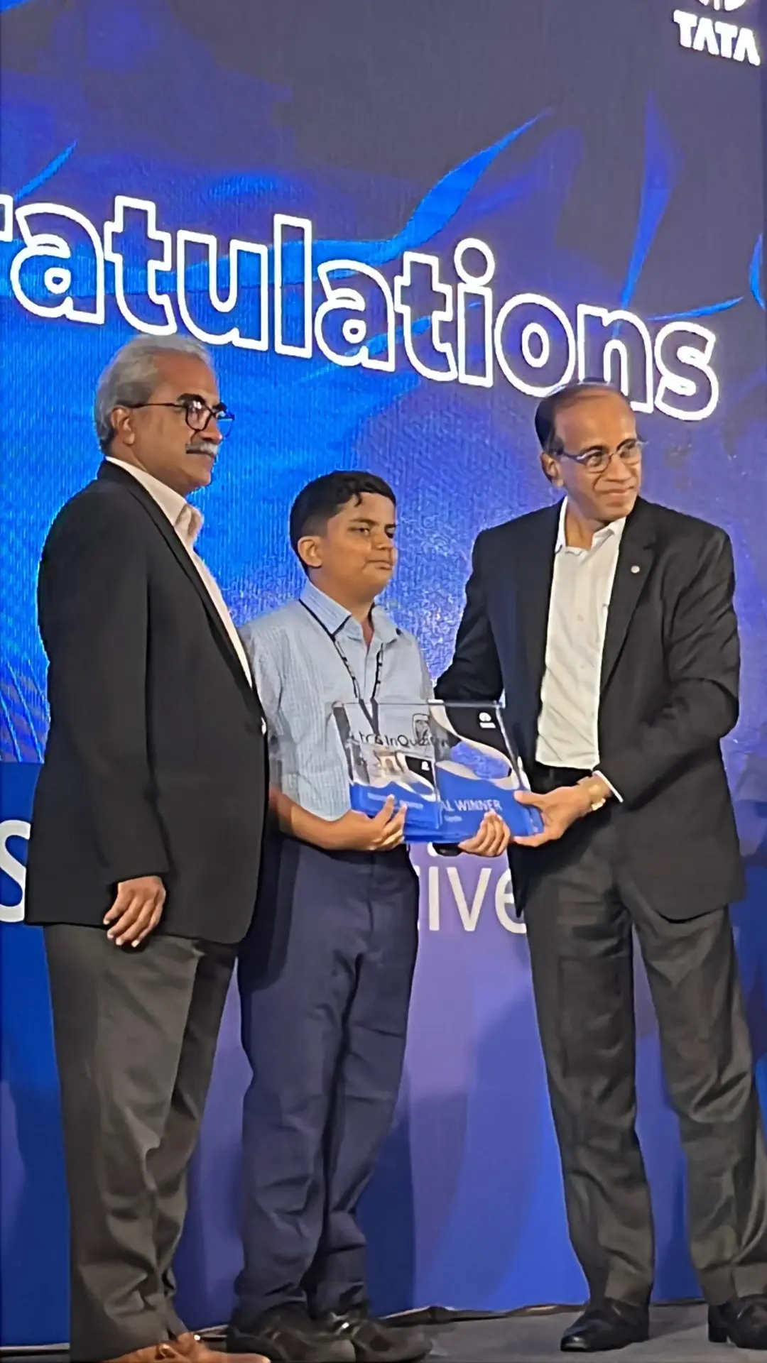Aditya KB of Vijayagiri Public School, Chalakudy, winner of the TCS Inquisitive Kochi Edition competition receives the prize